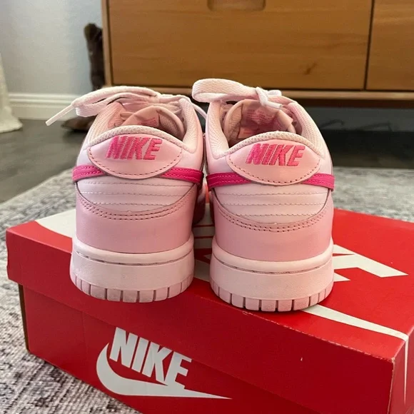 PINK NIKE DUNK LOW - Picture 5 of 6